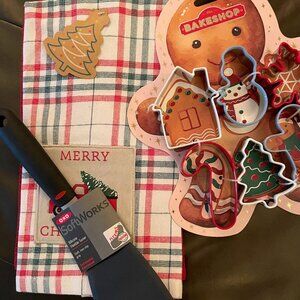 Set: OXO Silicone Spatula / Bakeshop Cookie Cutters / Merry & Bright Hand Towels